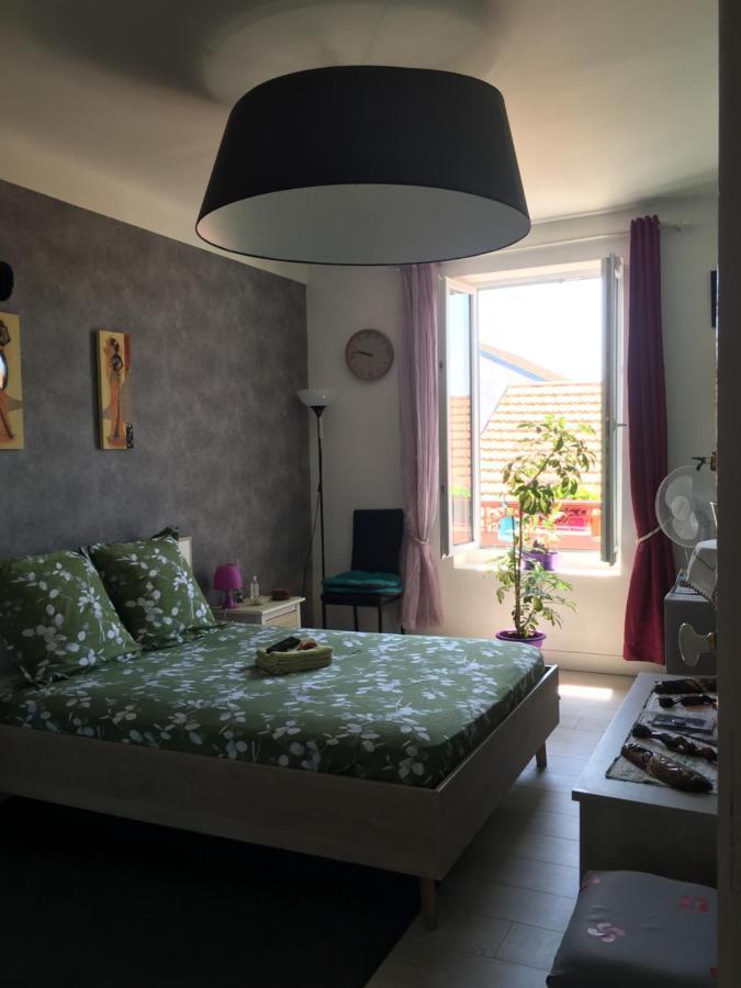 Belle Chambre Au Coeur De Bayonne Apartment Exterior foto